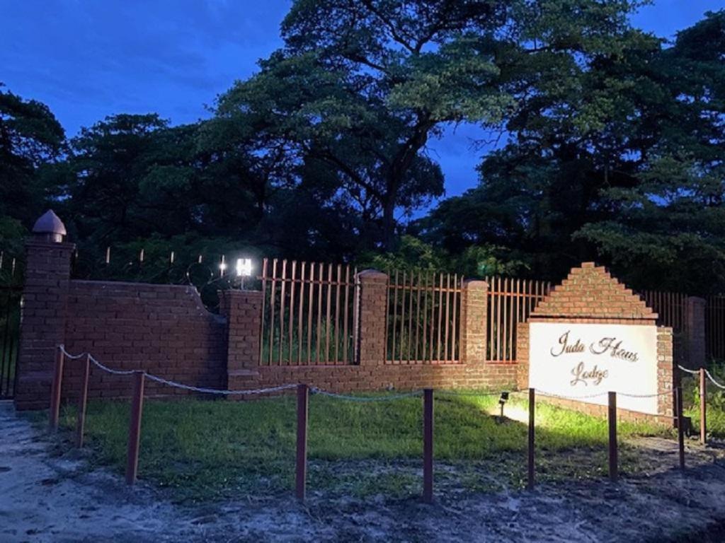 Juda Haus Lodge Katima Mulilo Εξωτερικό φωτογραφία
